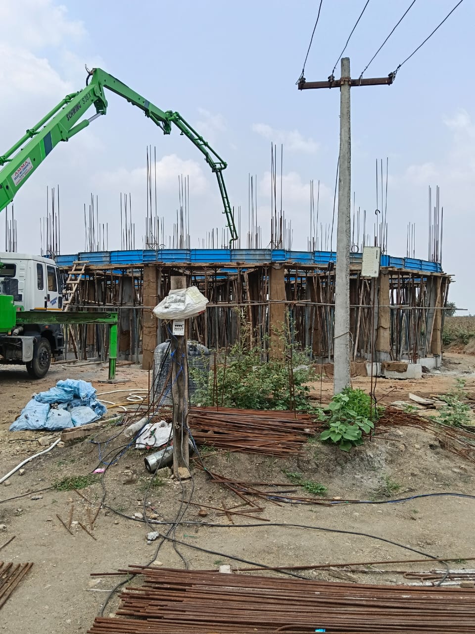 MPC concrete boom pour on site